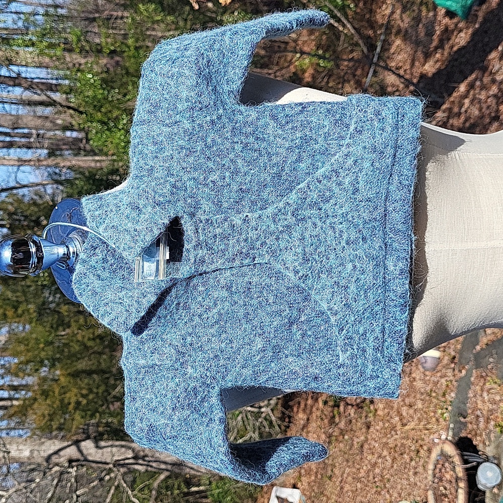 Baby alpaca blend sweater, very warm, blue, front pocket, sz 9 months